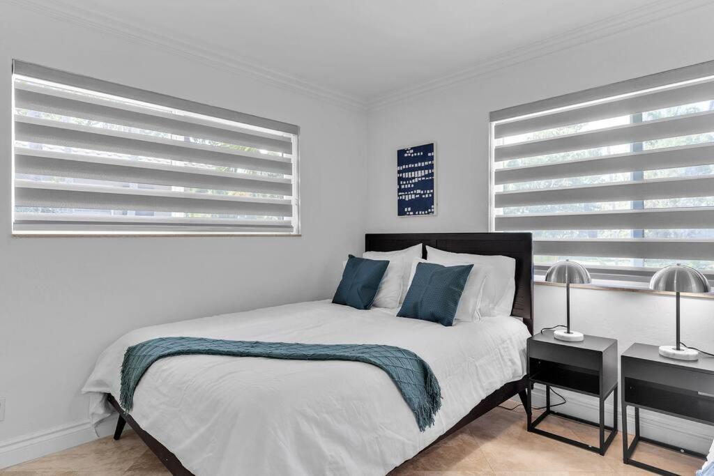 Luxury 3 Bedroom 5 Minutes To Ocean With Heated Pool *